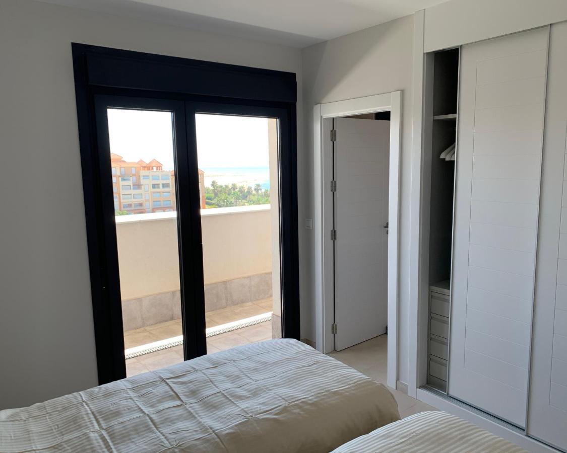 Apartament Penthouse With Wide Terrace Next To The Ocean Huelva Zewnętrze zdjęcie